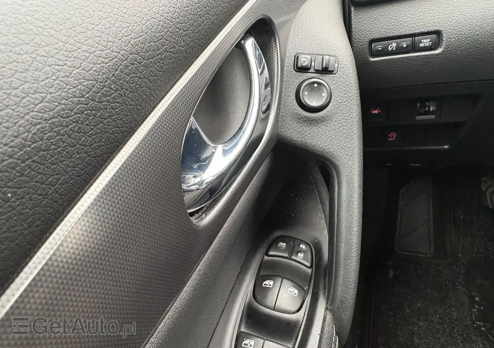 NISSAN Qashqai 1.2 DIG-T 360