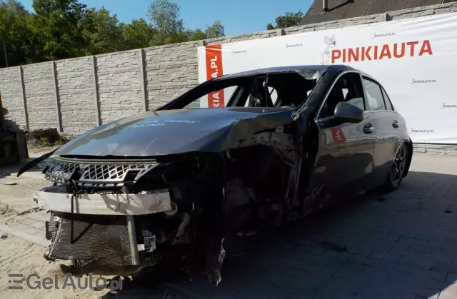 MERCEDES-BENZ Klasa A 200 AMG Line 7G-DCT