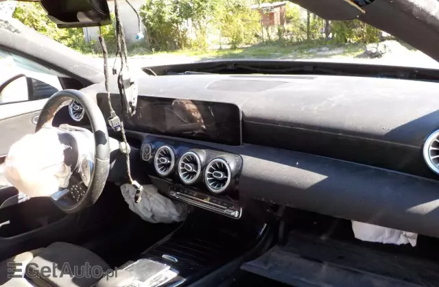 MERCEDES-BENZ Klasa A 200 AMG Line 7G-DCT