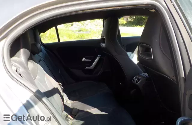 MERCEDES-BENZ Klasa A 200 AMG Line 7G-DCT