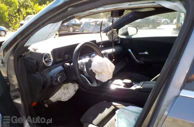 MERCEDES-BENZ Klasa A 200 AMG Line 7G-DCT