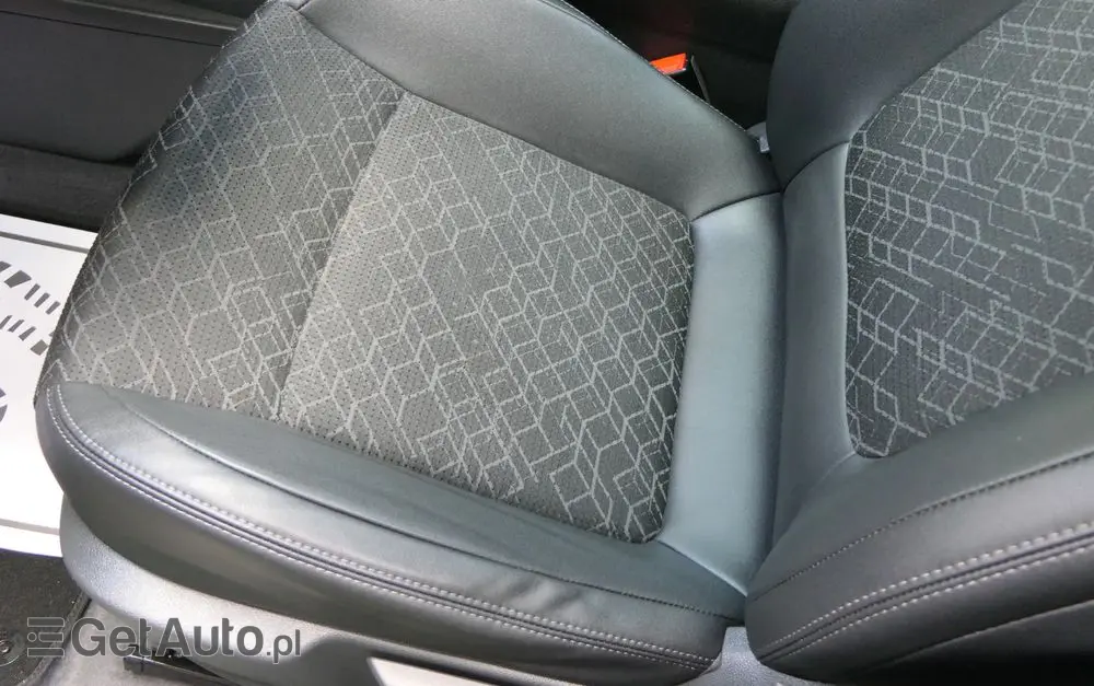 PEUGEOT 3008 HDi FAP 150 Platinum