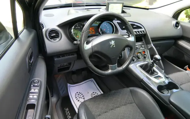 PEUGEOT 3008 HDi FAP 150 Platinum