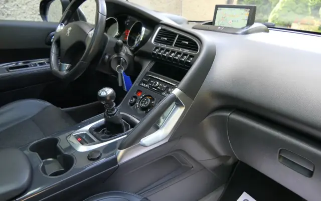 PEUGEOT 3008 HDi FAP 150 Platinum
