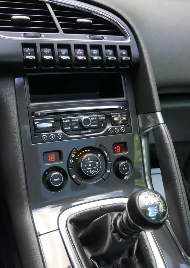 PEUGEOT 3008 HDi FAP 150 Platinum