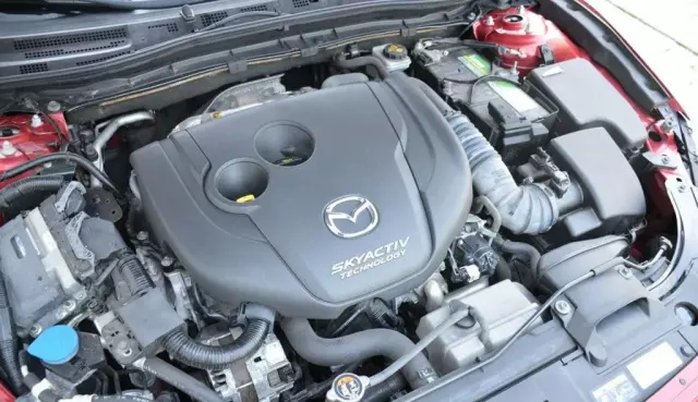 MAZDA 3 