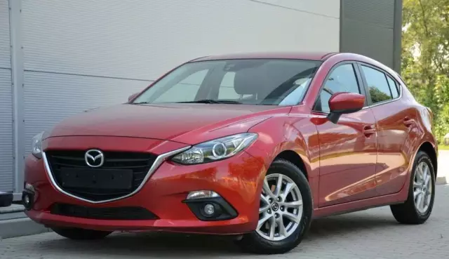 MAZDA 3 