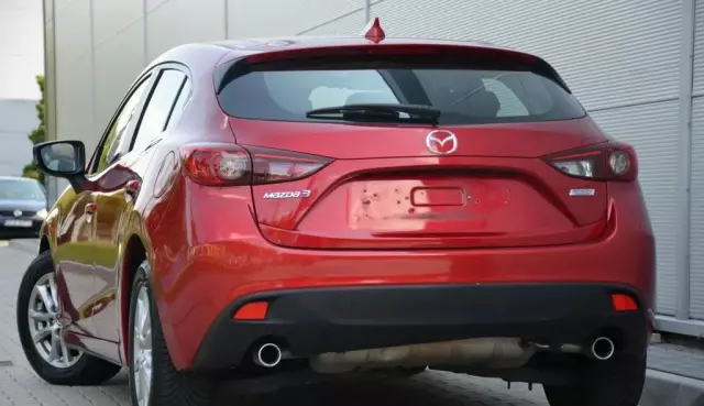 MAZDA 3 