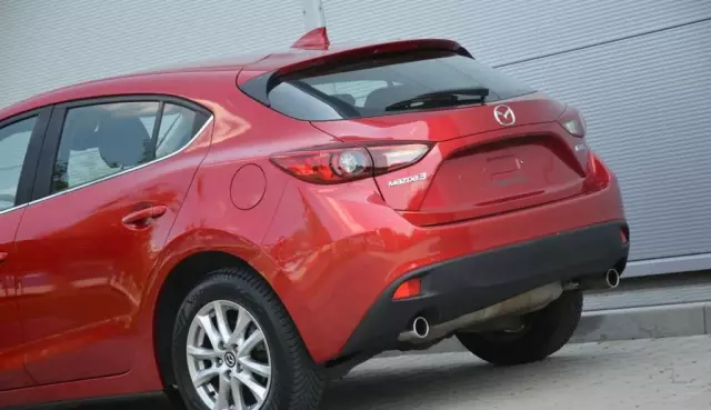 MAZDA 3 