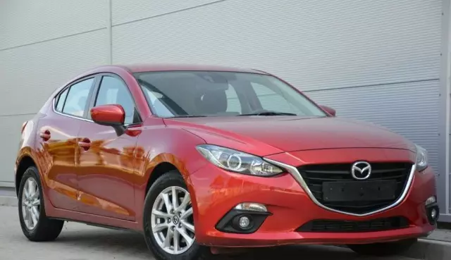 MAZDA 3 