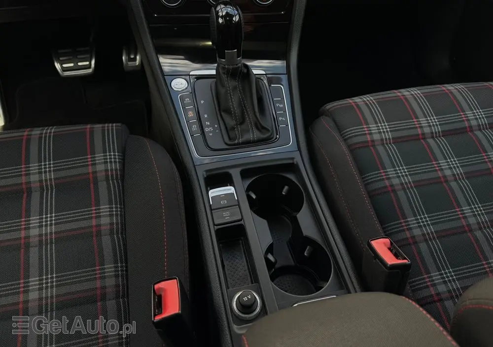 VOLKSWAGEN Golf GTI 2.0 TSI OPF DSG Performance