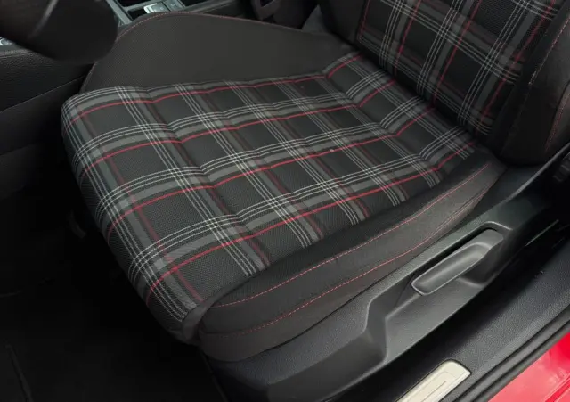 VOLKSWAGEN Golf GTI 2.0 TSI OPF DSG Performance
