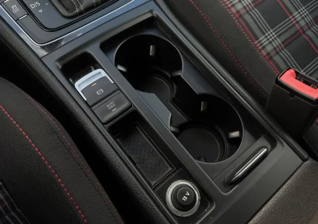 VOLKSWAGEN Golf GTI 2.0 TSI OPF DSG Performance