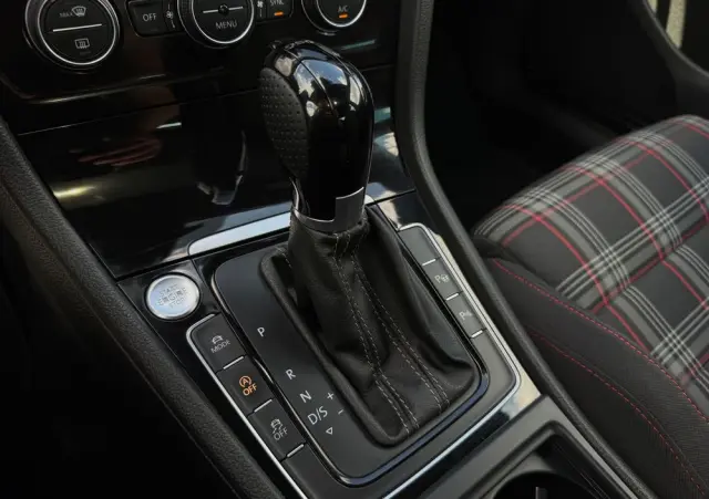 VOLKSWAGEN Golf GTI 2.0 TSI OPF DSG Performance