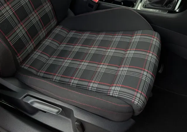 VOLKSWAGEN Golf GTI 2.0 TSI OPF DSG Performance