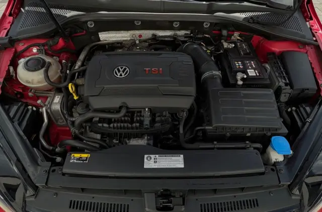VOLKSWAGEN Golf GTI 2.0 TSI OPF DSG Performance