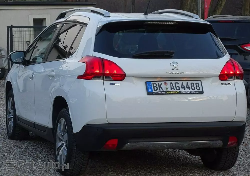 PEUGEOT 2008 1.2 Pure Tech Style