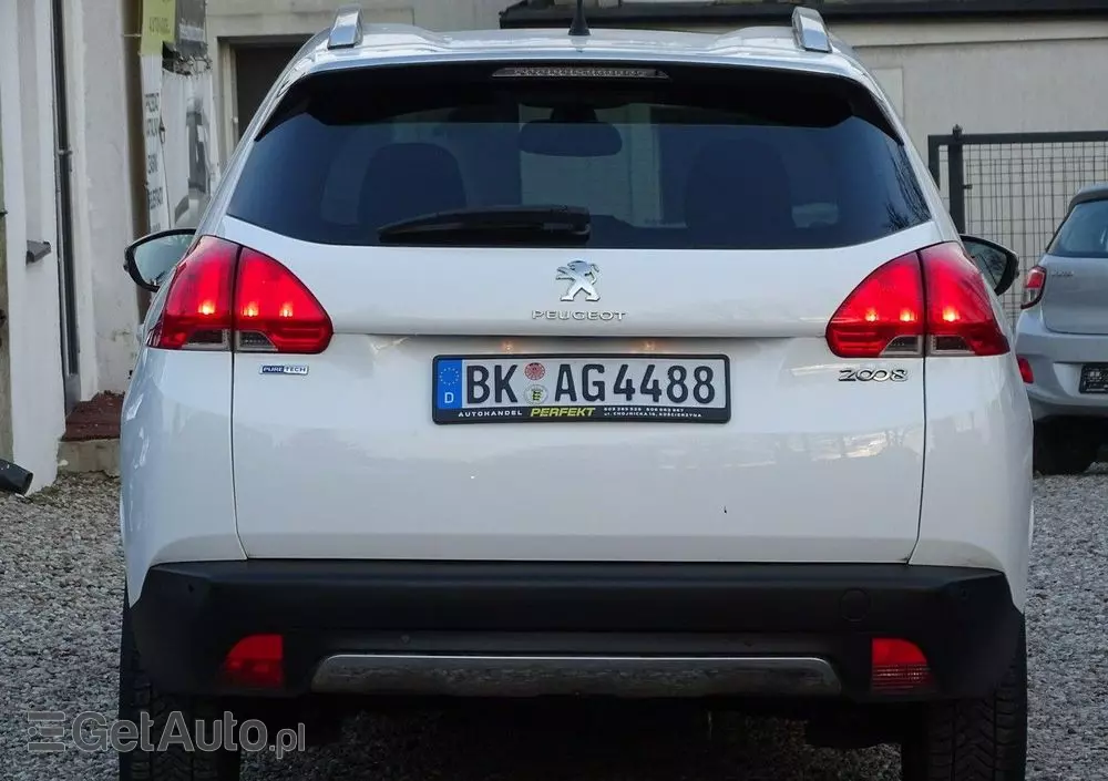 PEUGEOT 2008 1.2 Pure Tech Style