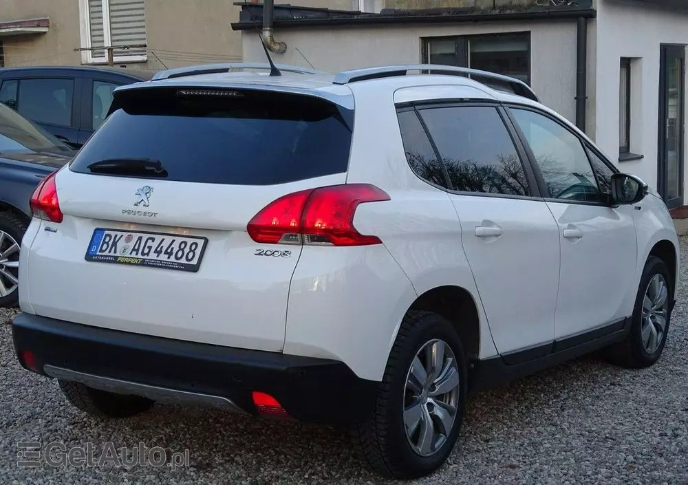 PEUGEOT 2008 1.2 Pure Tech Style