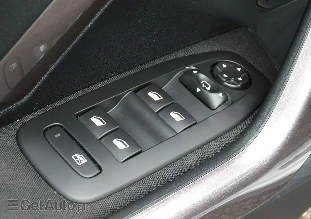 PEUGEOT 2008 1.2 Pure Tech Style