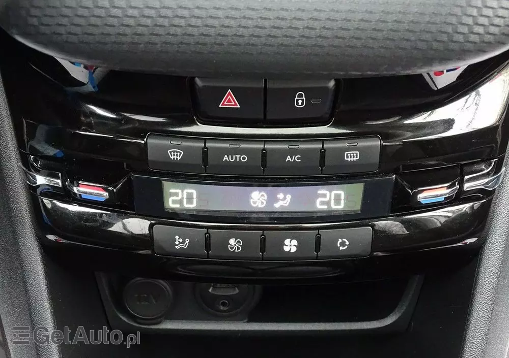 PEUGEOT 2008 1.2 Pure Tech Style