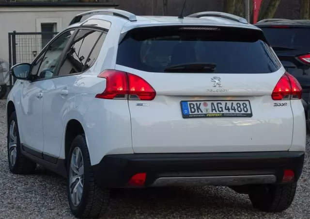 PEUGEOT 2008 1.2 Pure Tech Style