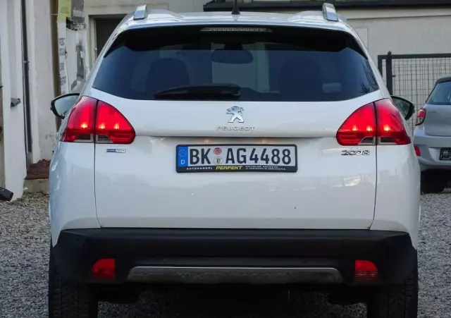 PEUGEOT 2008 1.2 Pure Tech Style