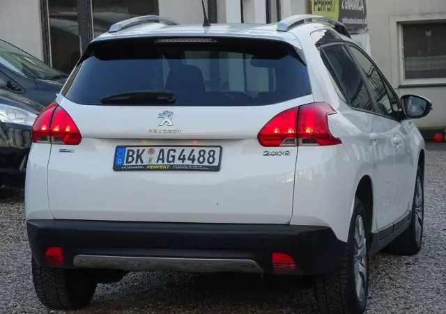 PEUGEOT 2008 1.2 Pure Tech Style