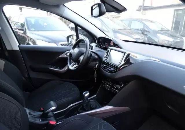 PEUGEOT 2008 1.2 Pure Tech Style