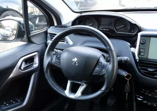 PEUGEOT 2008 1.2 Pure Tech Style