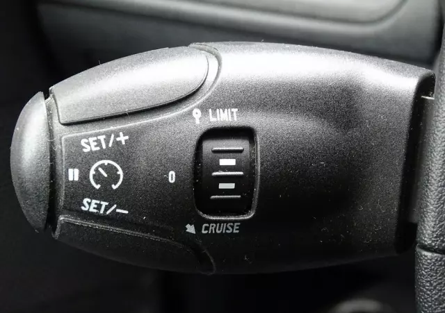 PEUGEOT 2008 1.2 Pure Tech Style