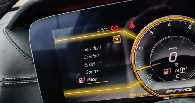 MERCEDES-BENZ Klasa E AMG 63 S 4-Matic+