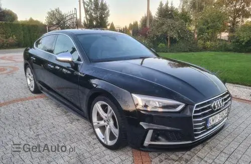 AUDI S5 