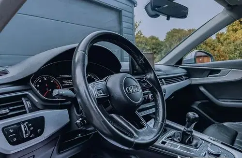 AUDI A4 