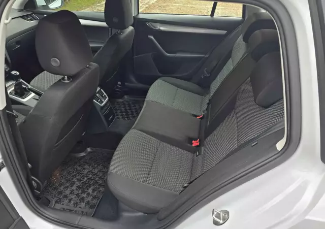 SKODA Octavia 1.6 TDI 4x4 Edition