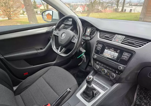 SKODA Octavia 1.6 TDI 4x4 Edition