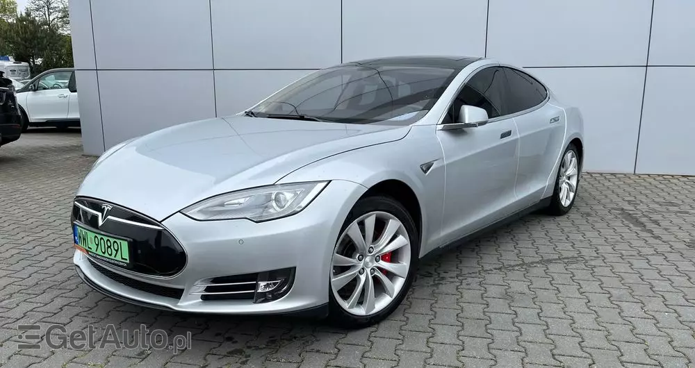 TESLA Model S D