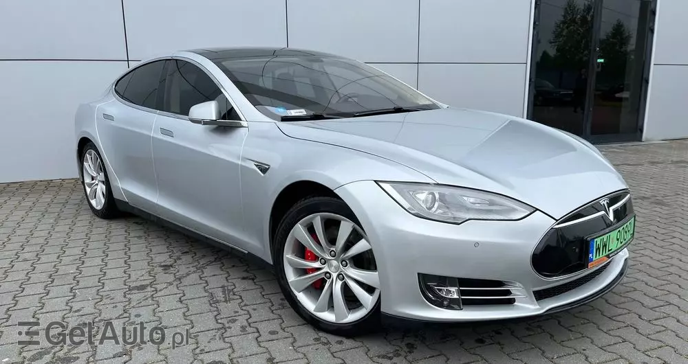 TESLA Model S D