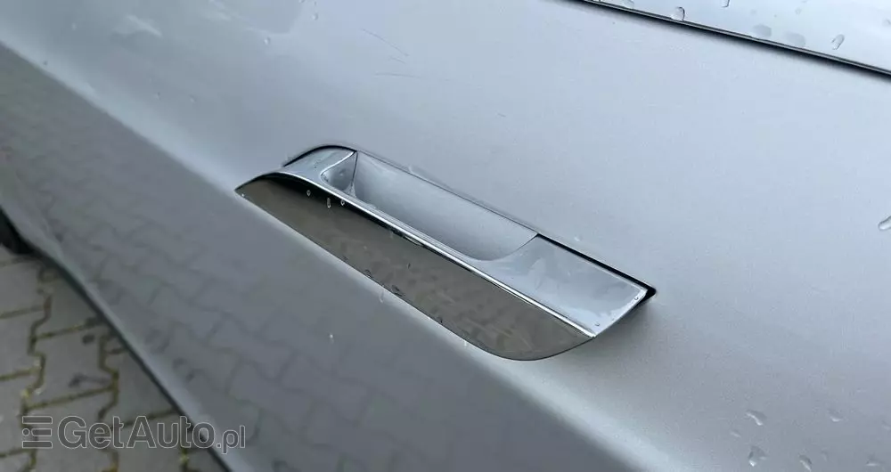 TESLA Model S D