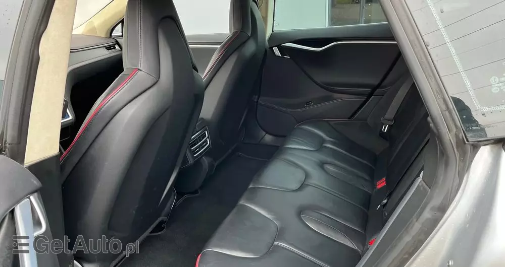 TESLA Model S D