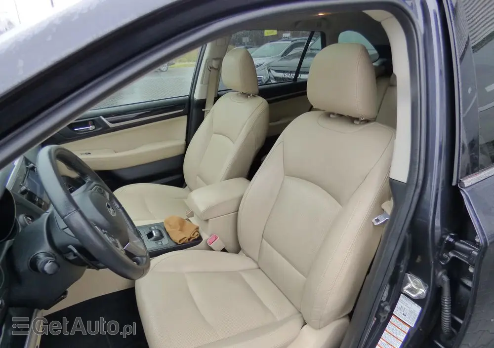 SUBARU Outback 