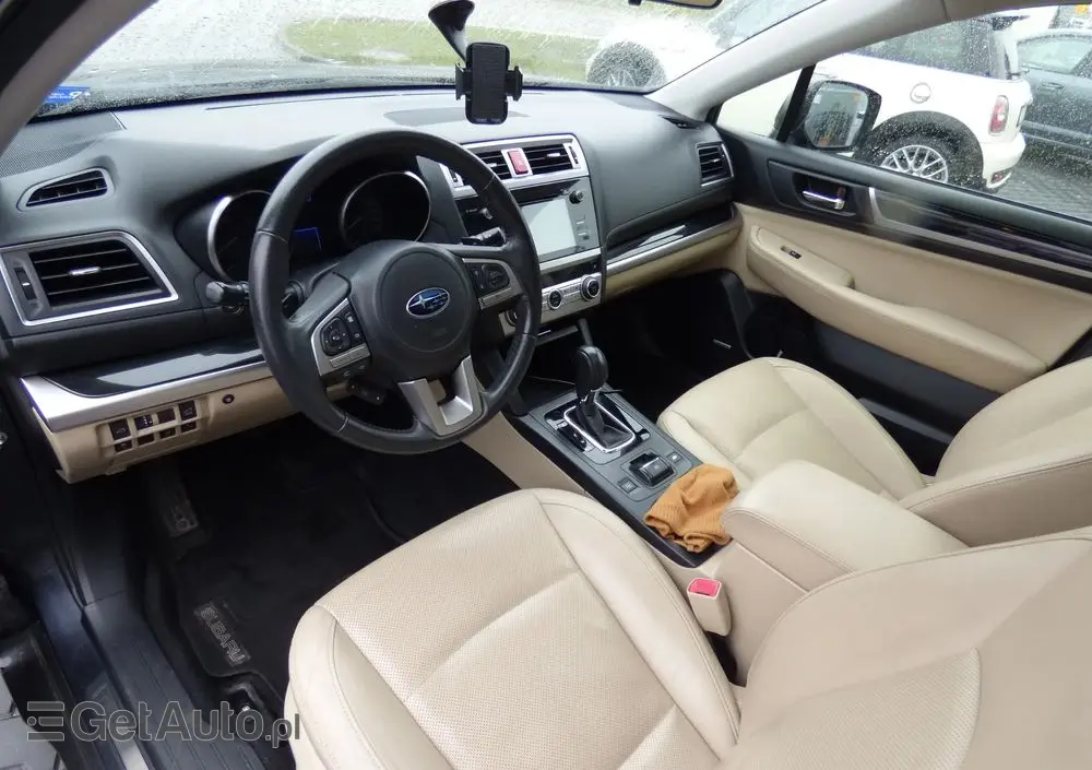 SUBARU Outback 