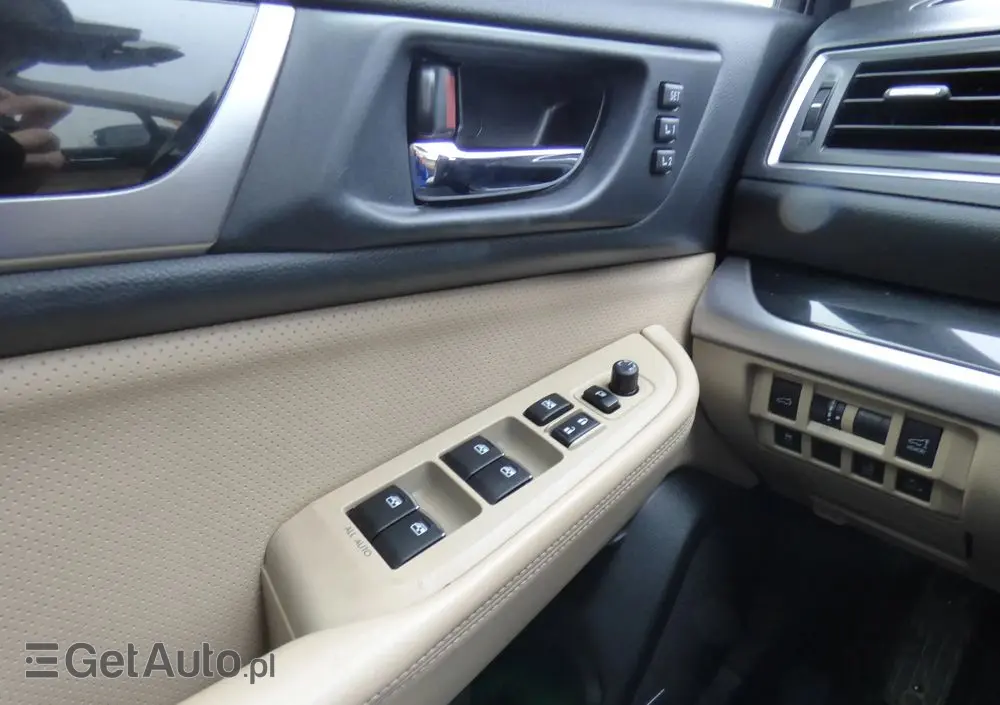 SUBARU Outback 