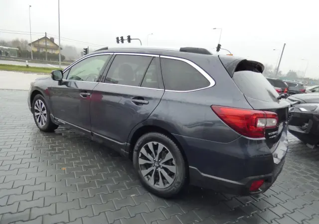 SUBARU Outback 