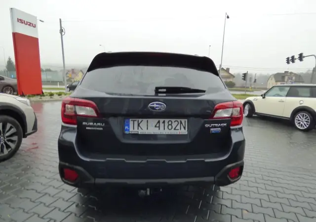 SUBARU Outback 