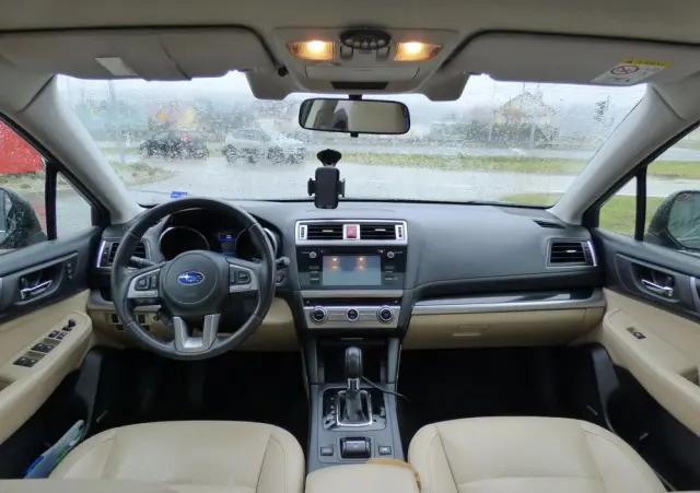 SUBARU Outback 