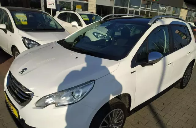 PEUGEOT 2008 