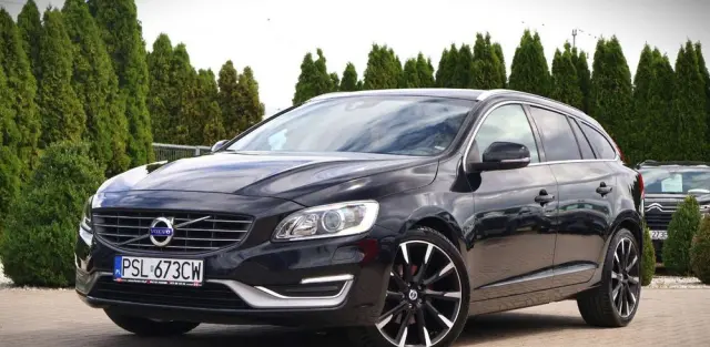 VOLVO V60 