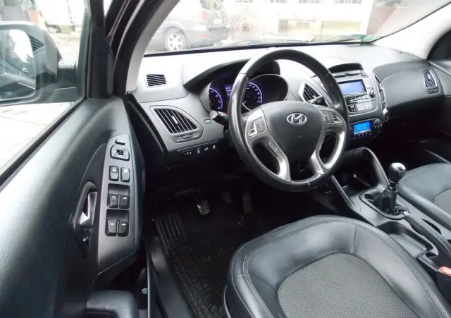 HYUNDAI Ix35 1.6 2WD blue Style