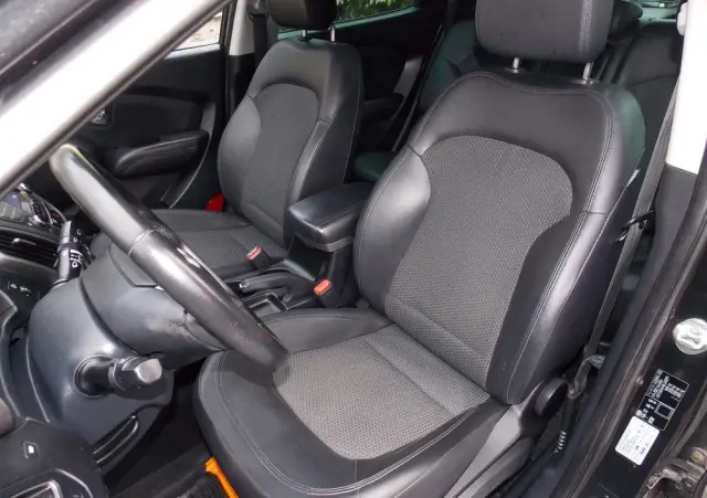 HYUNDAI Ix35 1.6 2WD blue Style